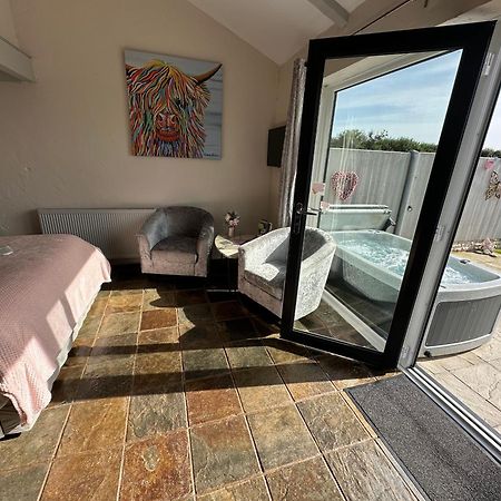 Dwylig Isa Holiday Cottages Rhuddlan Екстер'єр фото