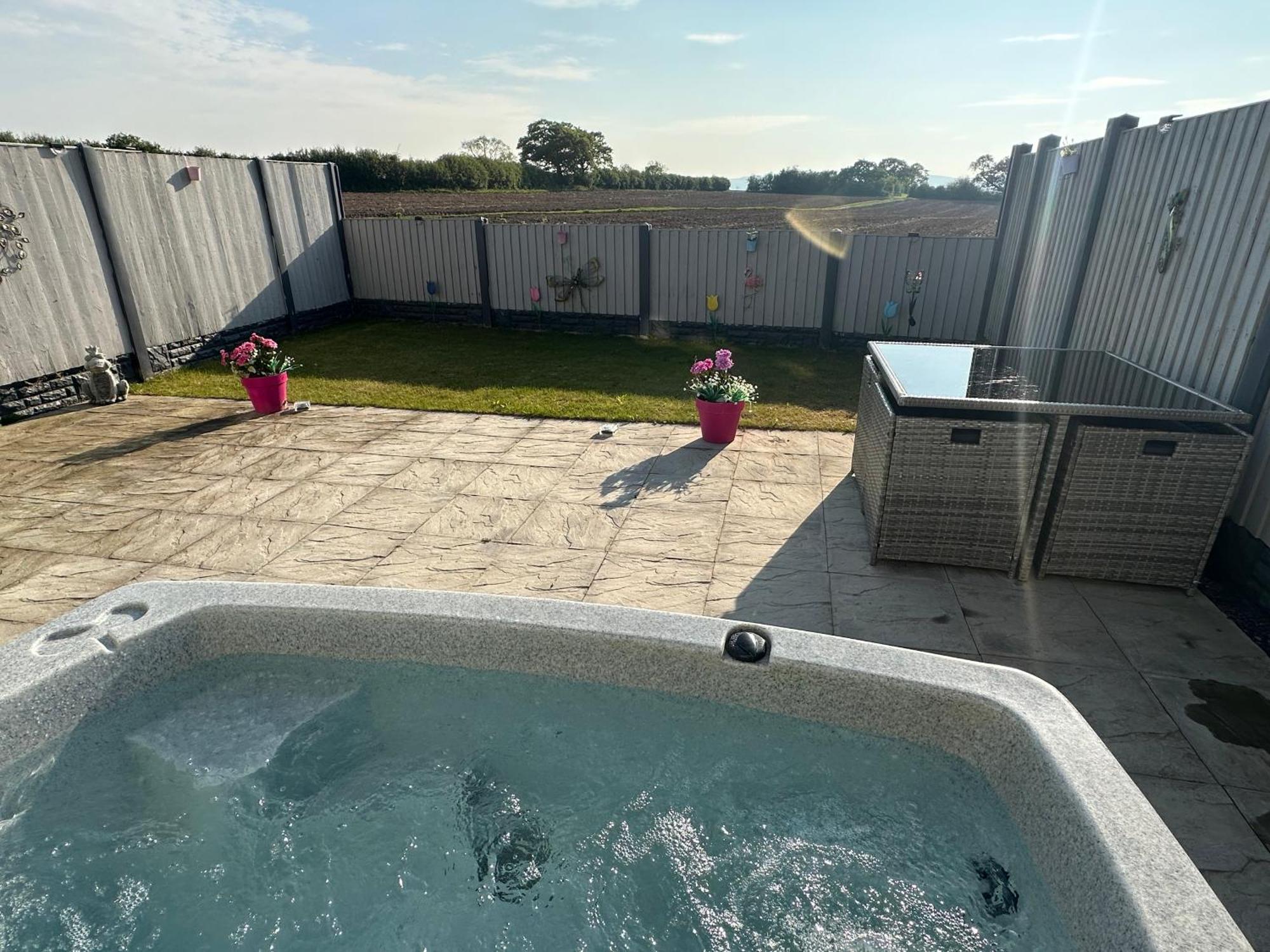 Dwylig Isa Holiday Cottages Rhuddlan Номер фото