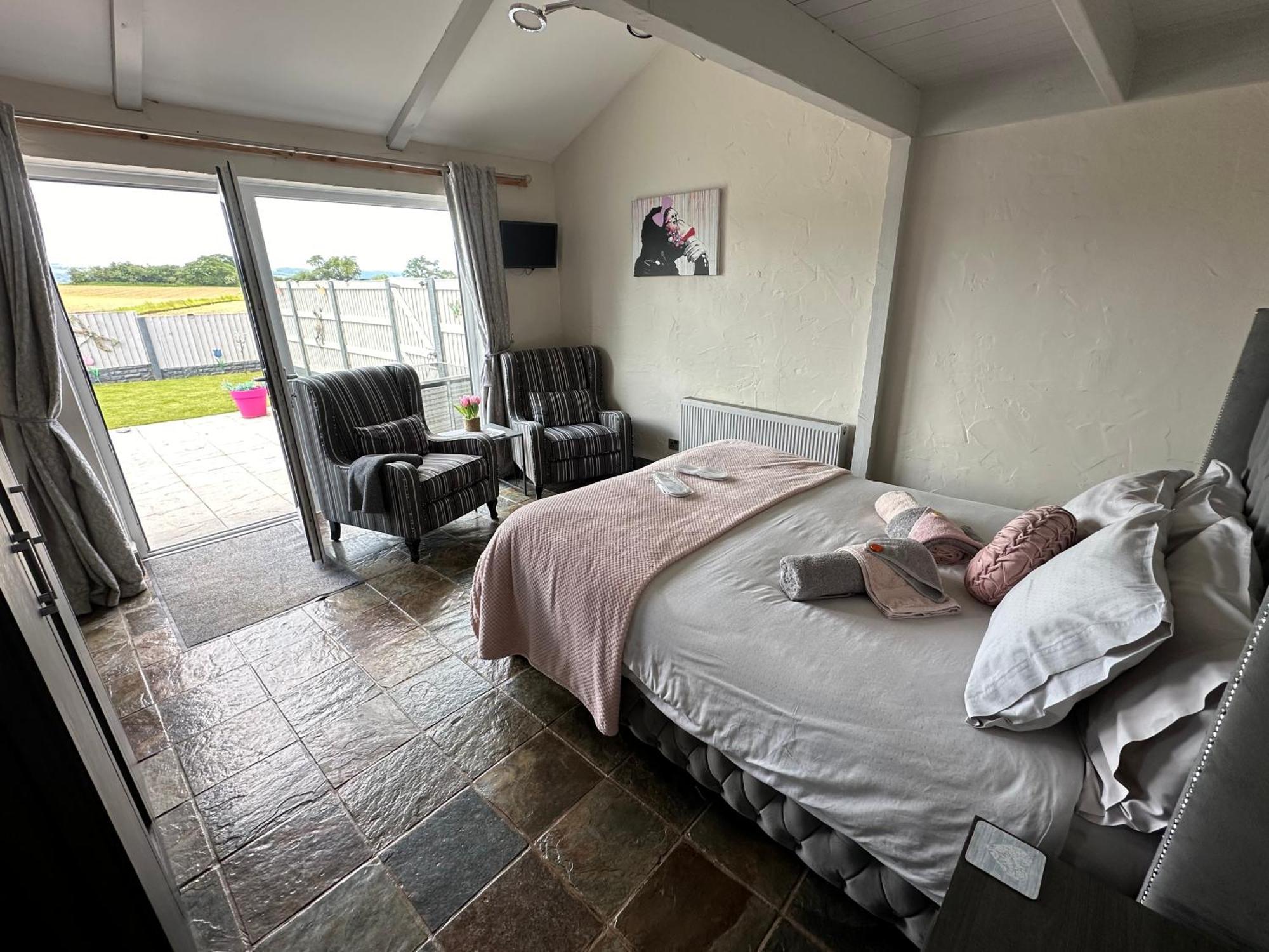 Dwylig Isa Holiday Cottages Rhuddlan Екстер'єр фото