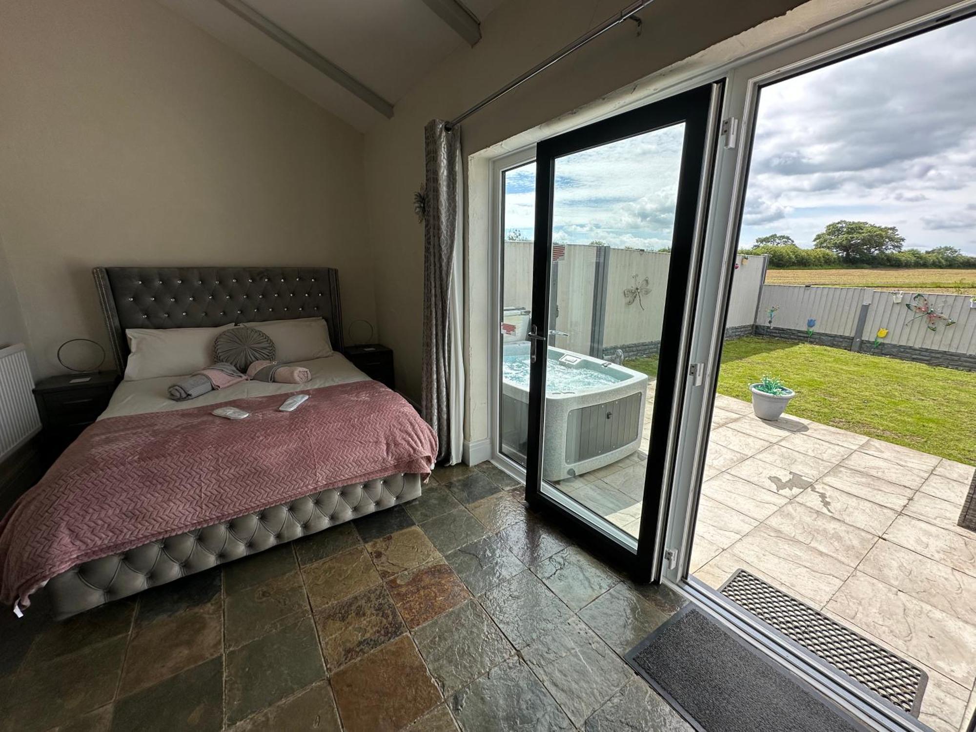 Dwylig Isa Holiday Cottages Rhuddlan Екстер'єр фото