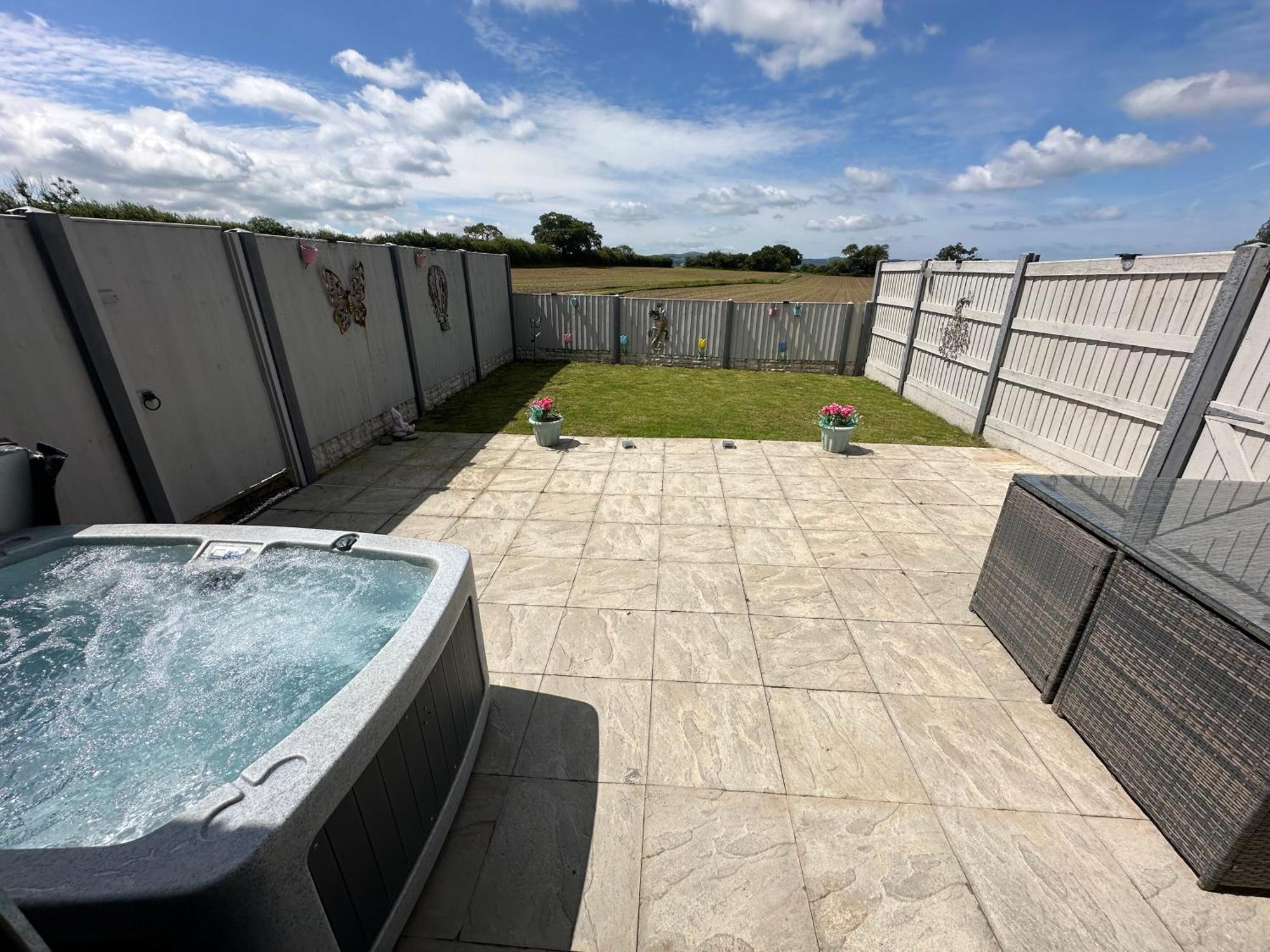 Dwylig Isa Holiday Cottages Rhuddlan Екстер'єр фото